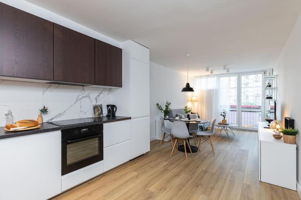 Superapart Jana Pawla Ii, 302 Cozy Urban Retreat, Perfect For Couples Butas